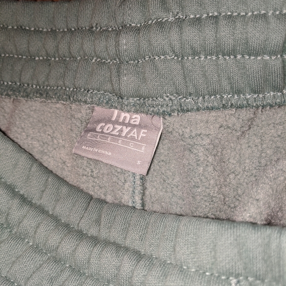 TNA Cozy Af Sweatpants - Picture 3 of 3